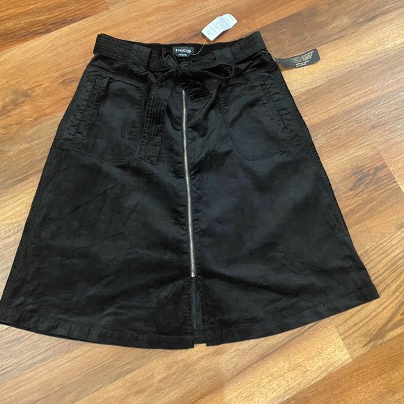 Bebe Black Corduroy A-Line Skirt w Front Zip, Pockets and Tie Belt Size 10 NWT - Picture 1 of 12